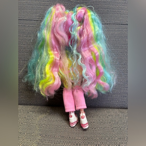 LOL Surprise OMG Sunshine Makeover Bubblegum DJ Fashion Doll - Picture 2 of 4